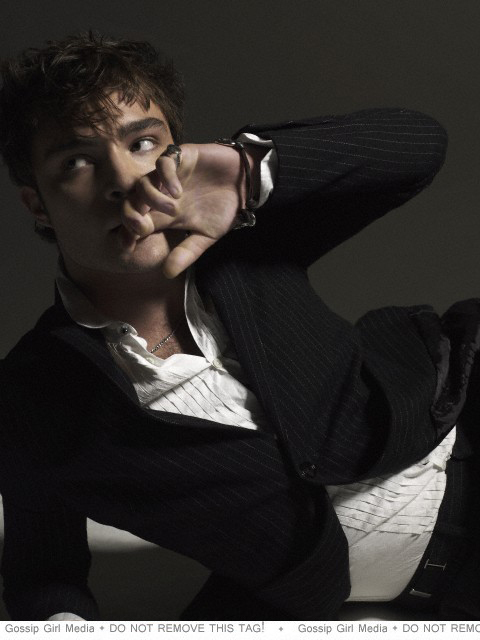 Ed-Westwick-photoshoot-Elle-Korea-2010-gossip-girl-10517032-480-640